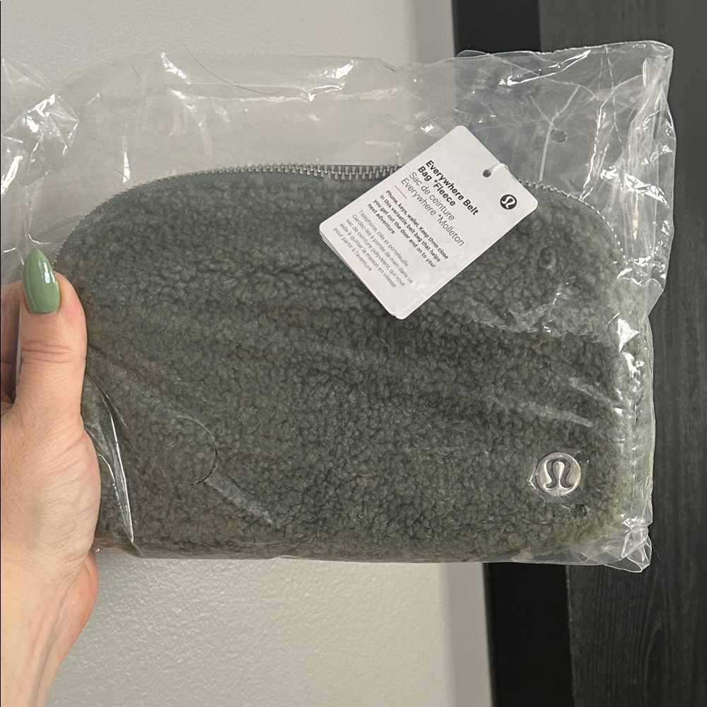 Lululemon Everywhere Belt Bag *fleece